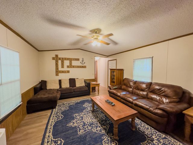 432 N Lake Drive, Burnside, KY 42519