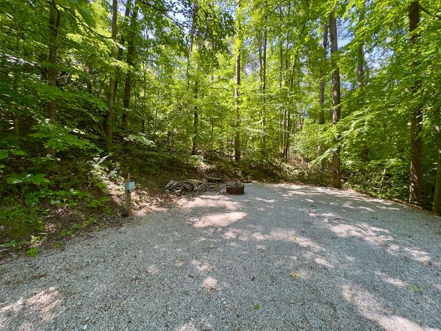 432 N Lake Drive, Burnside, KY 42519