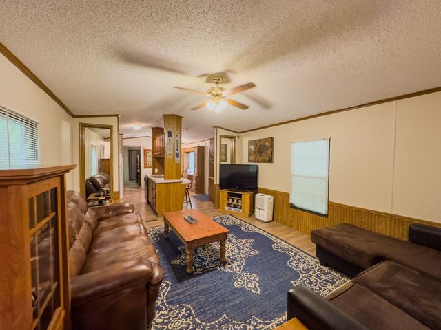 432 N Lake Drive, Burnside, KY 42519