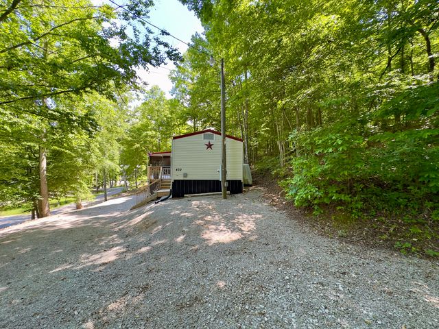 432 N Lake Drive, Burnside, KY 42519