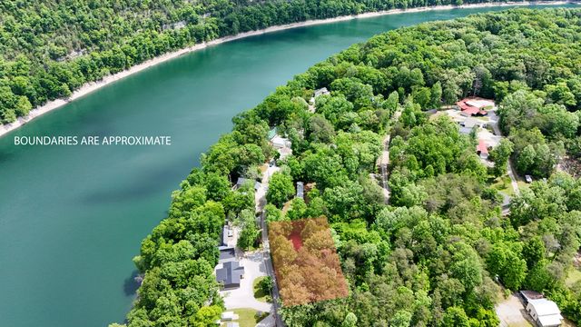 432 N Lake Drive, Burnside, KY 42519