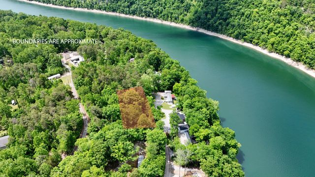 432 N Lake Drive, Burnside, KY 42519