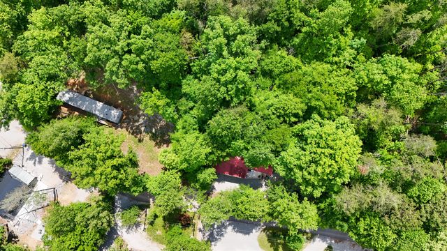 432 N Lake Drive, Burnside, KY 42519
