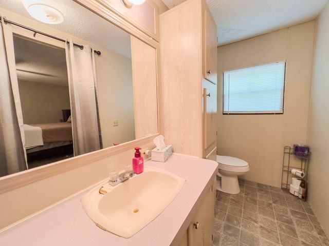 432 N Lake Drive, Burnside, KY 42519