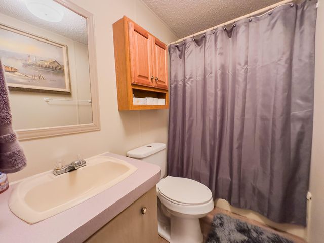 432 N Lake Drive, Burnside, KY 42519