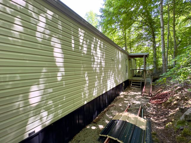 432 N Lake Drive, Burnside, KY 42519