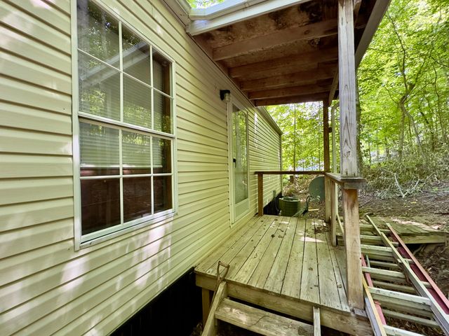 432 N Lake Drive, Burnside, KY 42519