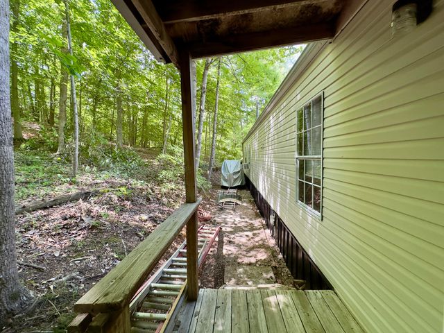 432 N Lake Drive, Burnside, KY 42519