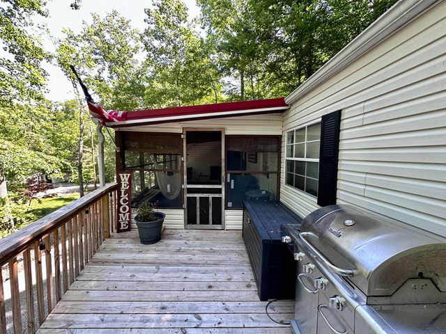 432 N Lake Drive, Burnside, KY 42519