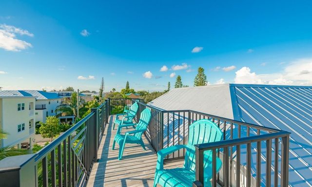 2200 AVENUE B, Bradenton Beach, FL 34217