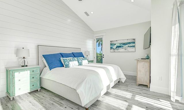 2200 AVENUE B, Bradenton Beach, FL 34217