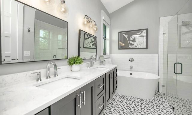 2200 AVENUE B, Bradenton Beach, FL 34217