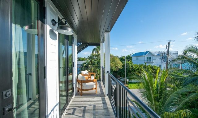 2200 AVENUE B, Bradenton Beach, FL 34217