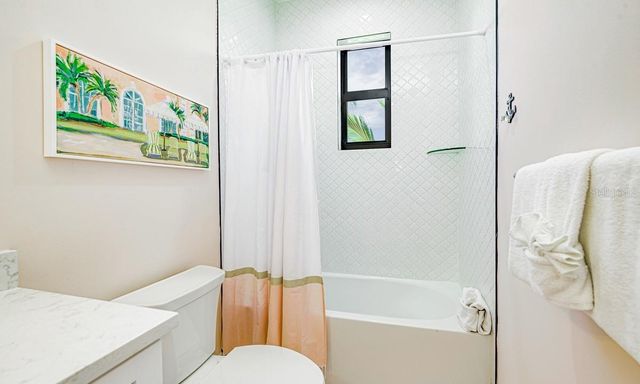 2200 AVENUE B, Bradenton Beach, FL 34217