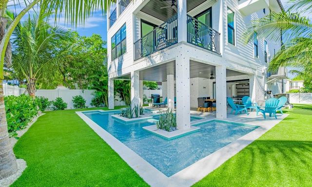 2200 AVENUE B, Bradenton Beach, FL 34217