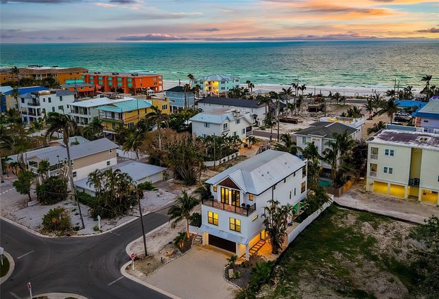 2200 AVENUE B, Bradenton Beach, FL 34217