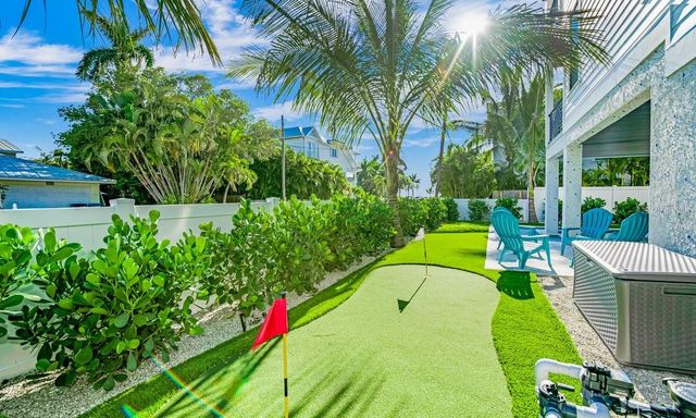 2200 AVENUE B, Bradenton Beach, FL 34217