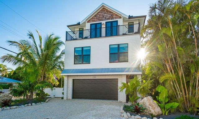 2200 AVENUE B, Bradenton Beach, FL 34217