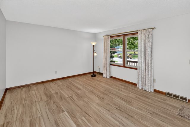 4807 Wakonda Drive, Norwalk, IA 50211