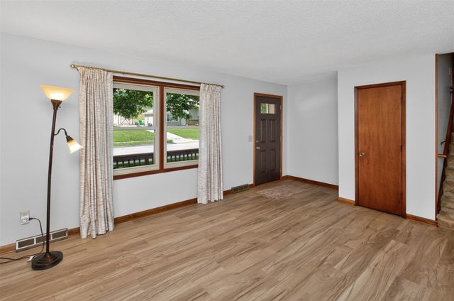 4807 Wakonda Drive, Norwalk, IA 50211