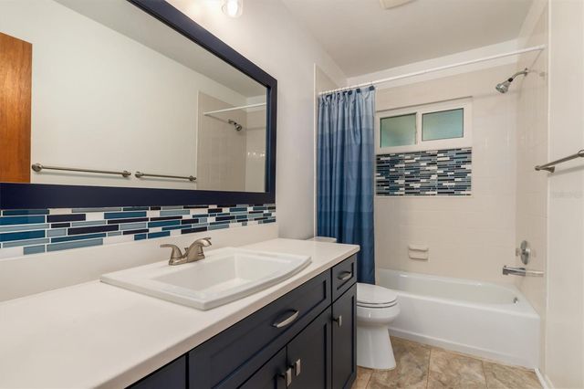 1505 PINE STREET E, Nokomis, FL 34275