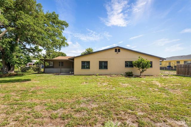 1505 PINE STREET E, Nokomis, FL 34275