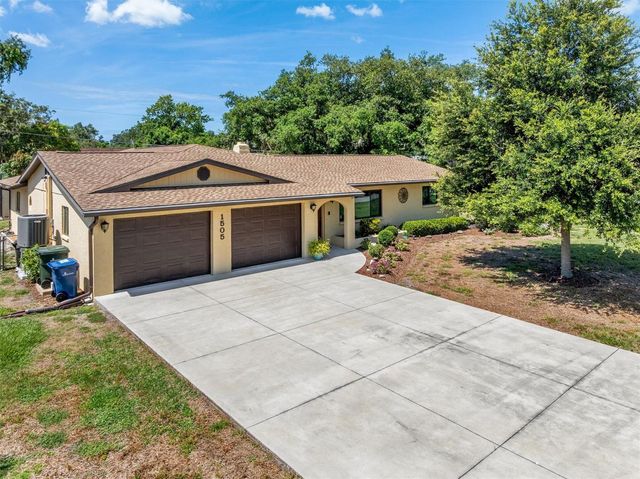 1505 PINE STREET E, Nokomis, FL 34275