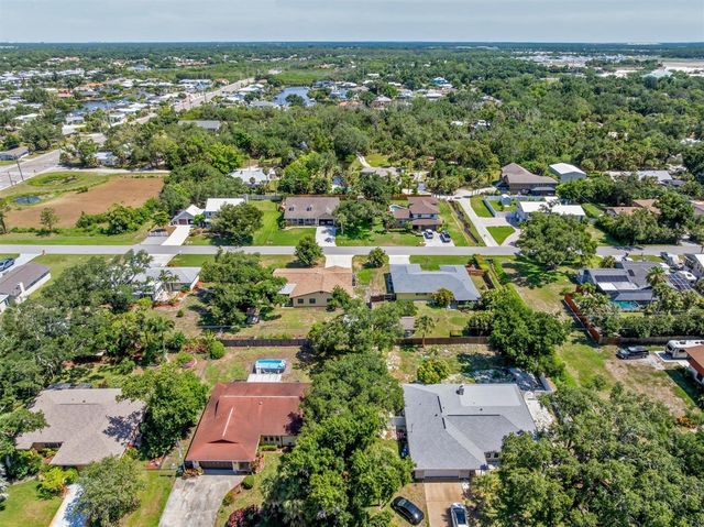 1505 PINE STREET E, Nokomis, FL 34275