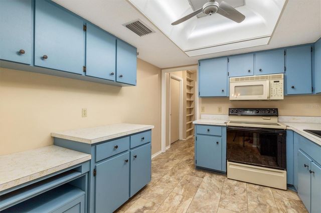 1505 PINE STREET E, Nokomis, FL 34275
