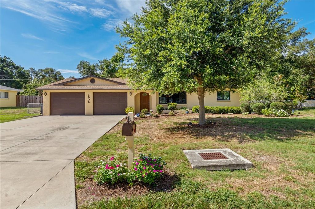 1505 PINE STREET E, Nokomis, FL 34275