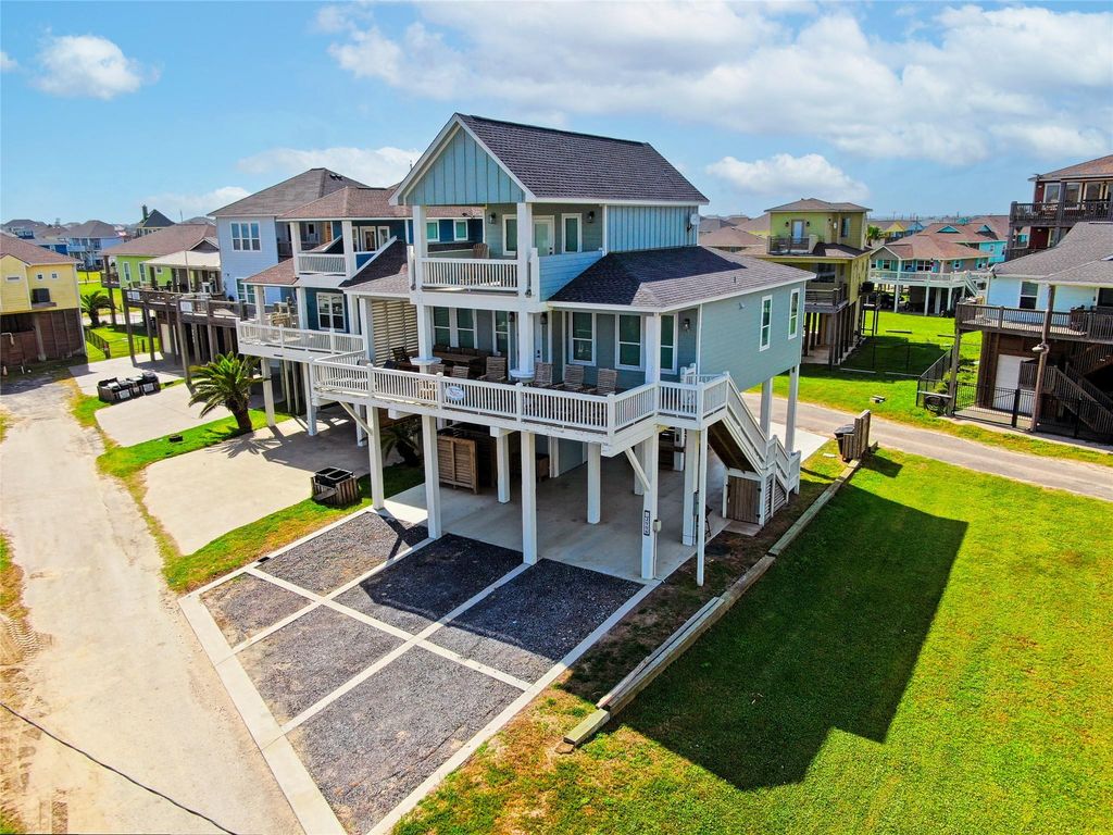2906 Shady Lane, Crystal Beach, TX 77650
