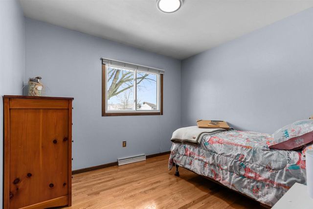 336 MCKINLEY AVENUE, Omro, WI 54963