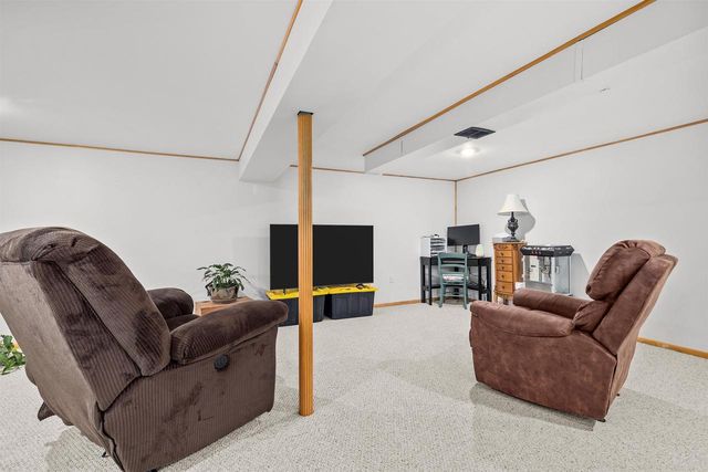 336 MCKINLEY AVENUE, Omro, WI 54963