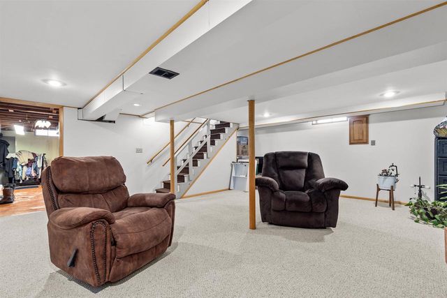 336 MCKINLEY AVENUE, Omro, WI 54963