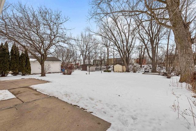 336 MCKINLEY AVENUE, Omro, WI 54963