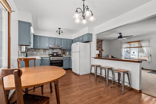 336 MCKINLEY AVENUE, Omro, WI 54963