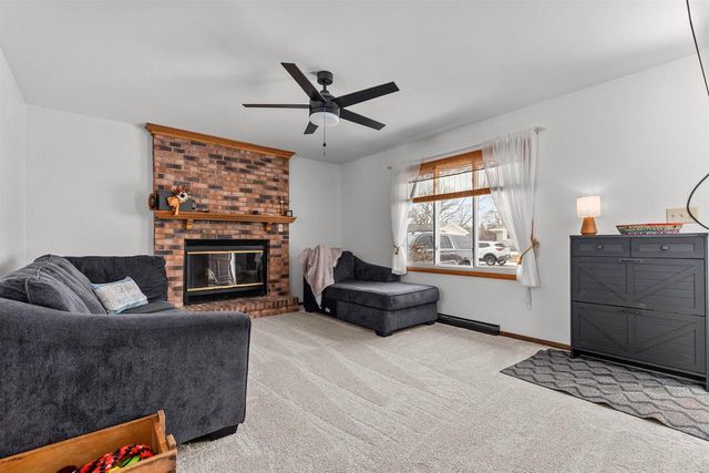 336 MCKINLEY AVENUE, Omro, WI 54963