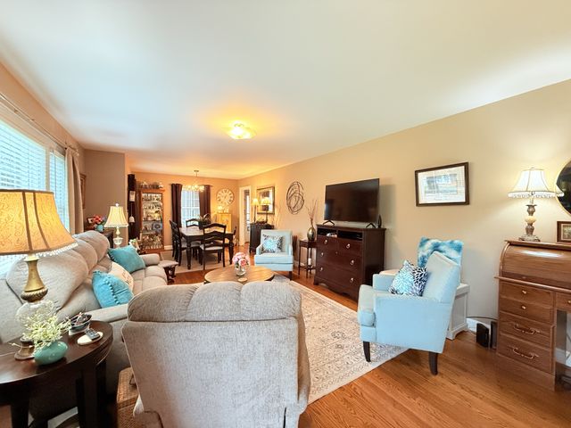 313 Castle Heights Ave, Lebanon, TN 37087