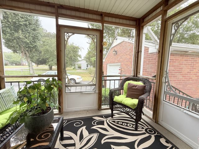 313 Castle Heights Ave, Lebanon, TN 37087