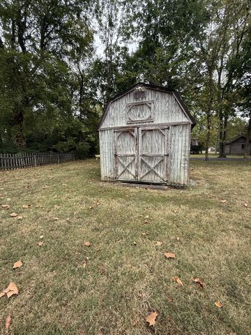 313 Castle Heights Ave, Lebanon, TN 37087