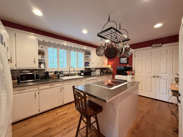 313 Castle Heights Ave, Lebanon, TN 37087