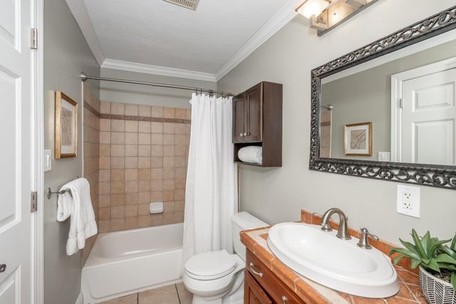 961 Hatch Street, Cincinnati, OH 45202