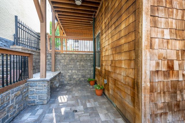 961 Hatch Street, Cincinnati, OH 45202