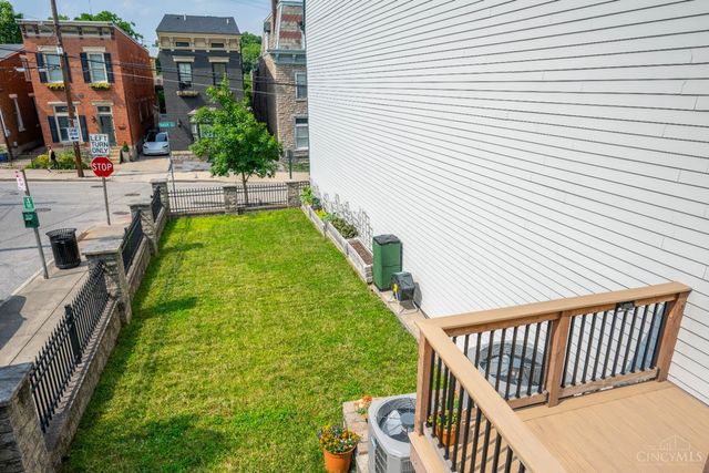 961 Hatch Street, Cincinnati, OH 45202