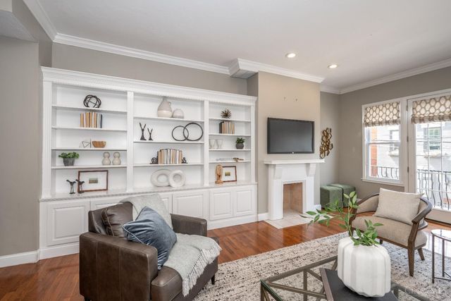 961 Hatch Street, Cincinnati, OH 45202