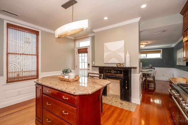 961 Hatch Street, Cincinnati, OH 45202