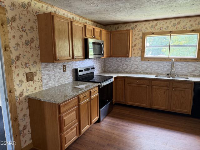 2894 Boyds Creek Highway, Sevierville, TN 37876