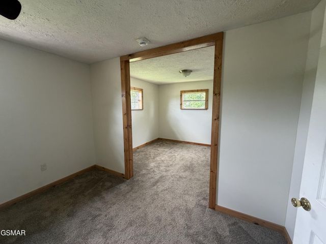 2894 Boyds Creek Highway, Sevierville, TN 37876
