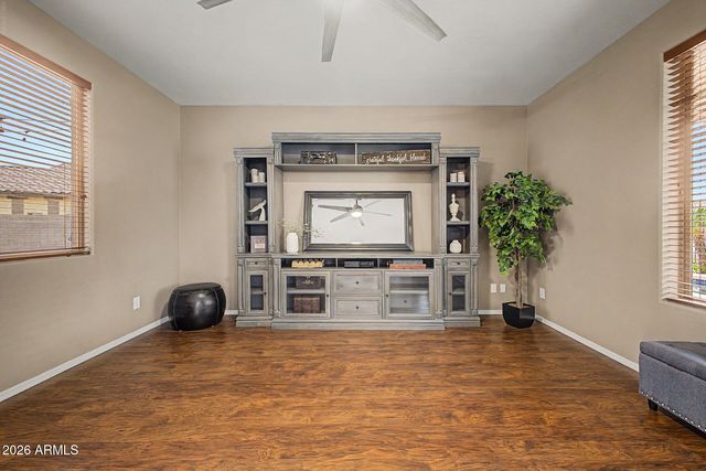 1076 E EUCLID Avenue, Gilbert, AZ 85297