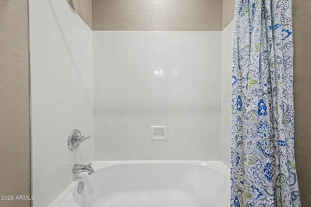 1076 E EUCLID Avenue, Gilbert, AZ 85297
